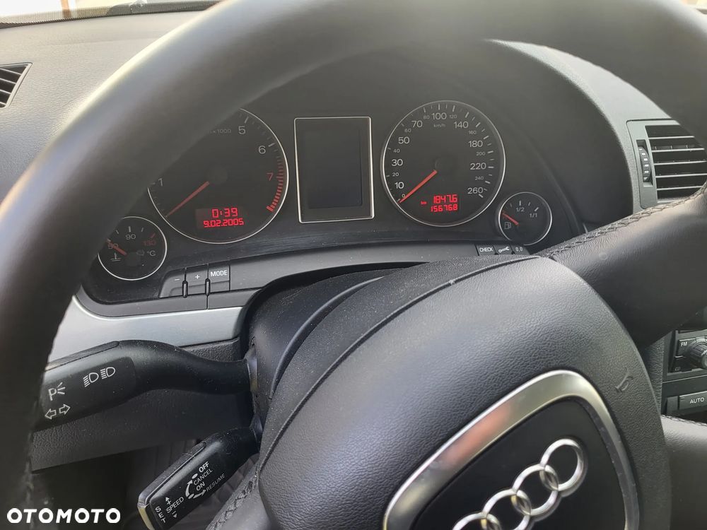Audi A4 Limousine - 4
