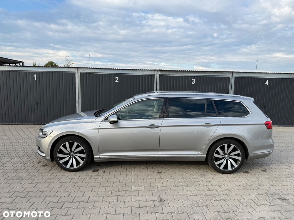 Volkswagen Passat - 4