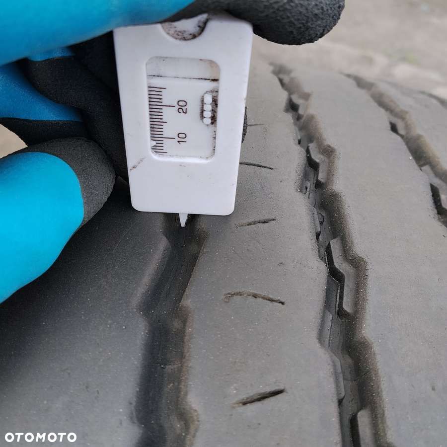 Komplet opon - 2 x 305/70 R19.5 Pirelli - 7