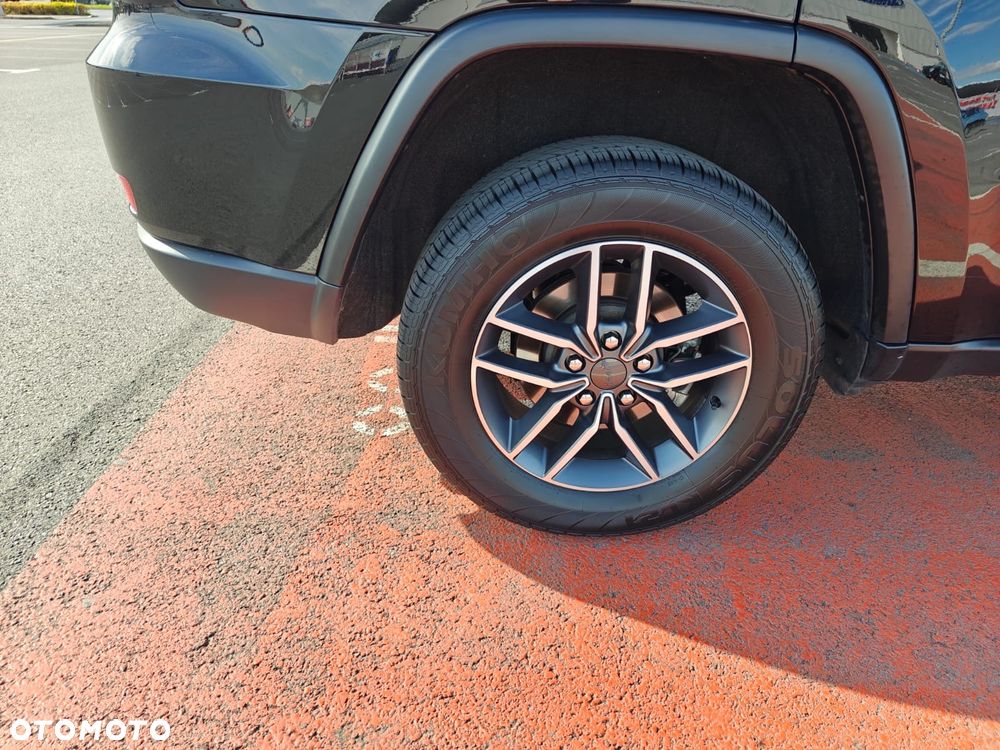 Jeep Grand Cherokee - 26