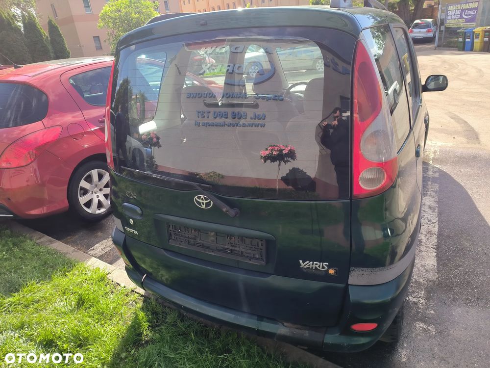 Klapa bagażnika tylna Toyota Yaris Verso - 1