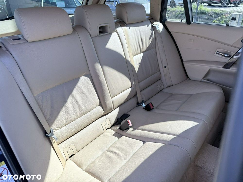 BMW Seria 5 525d - 20