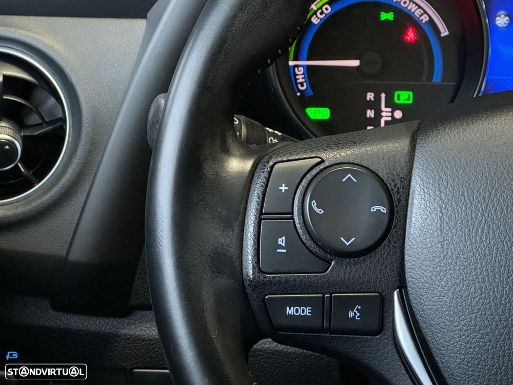 Toyota Auris Touring Sports 1.8 HSD Exclusive - 13