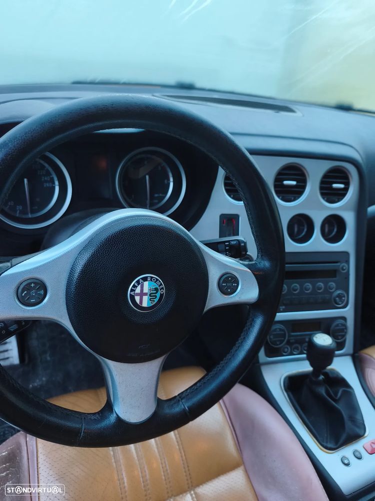 Alfa Romeo 159 1.9 JTDm 16V - 6