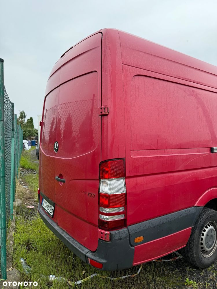 Mercedes-Benz Sprinter - 15
