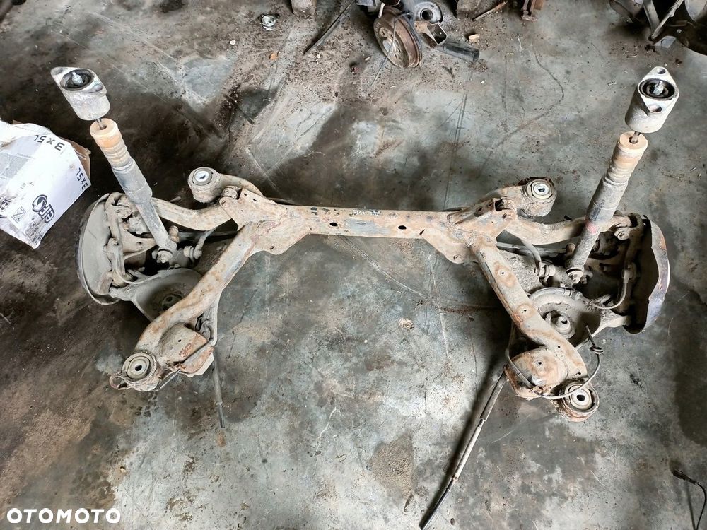 BELKA TYŁ ZAWIESZENIA AUDI A4 B6 - 1