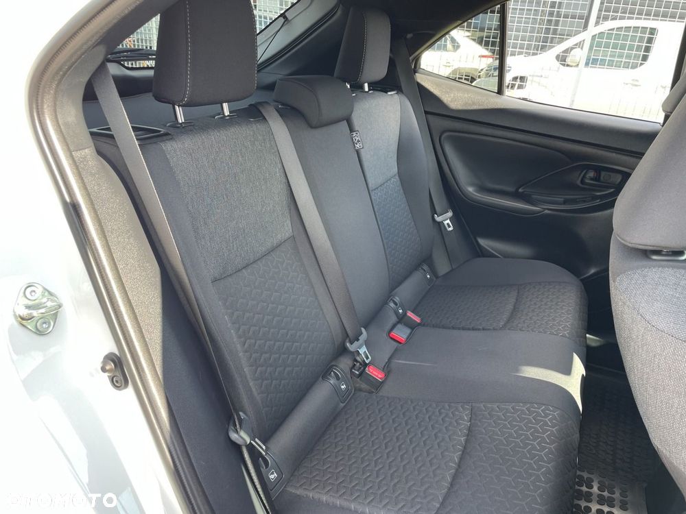 Toyota Yaris Cross Hybrid 1.5 Comfort 4x4 - 7