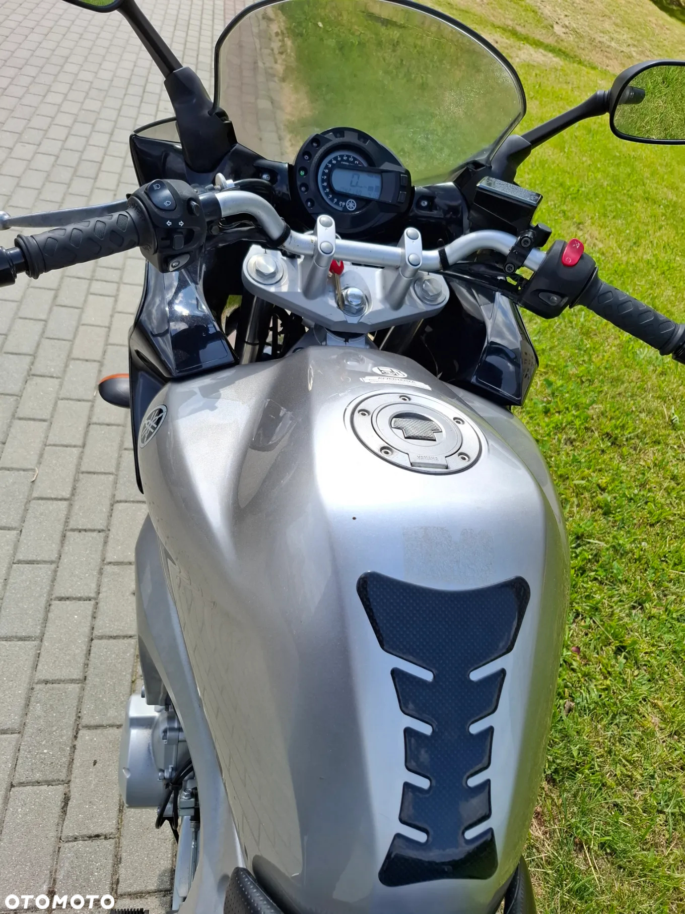 Yamaha FZ6 - 15