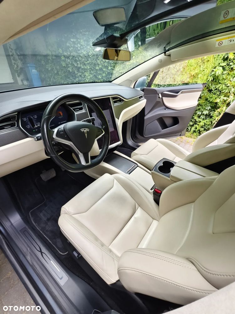 Tesla Model X Long Range Plus - 16