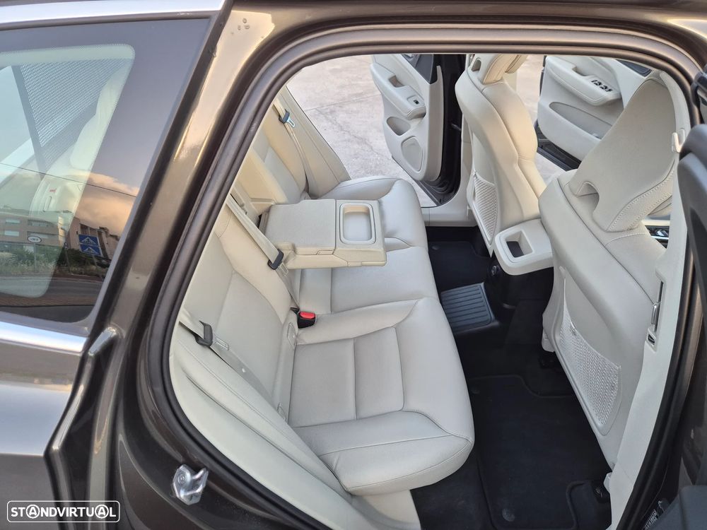 Volvo XC 60 2.0 T8 PHEV Inscription AWD - 7