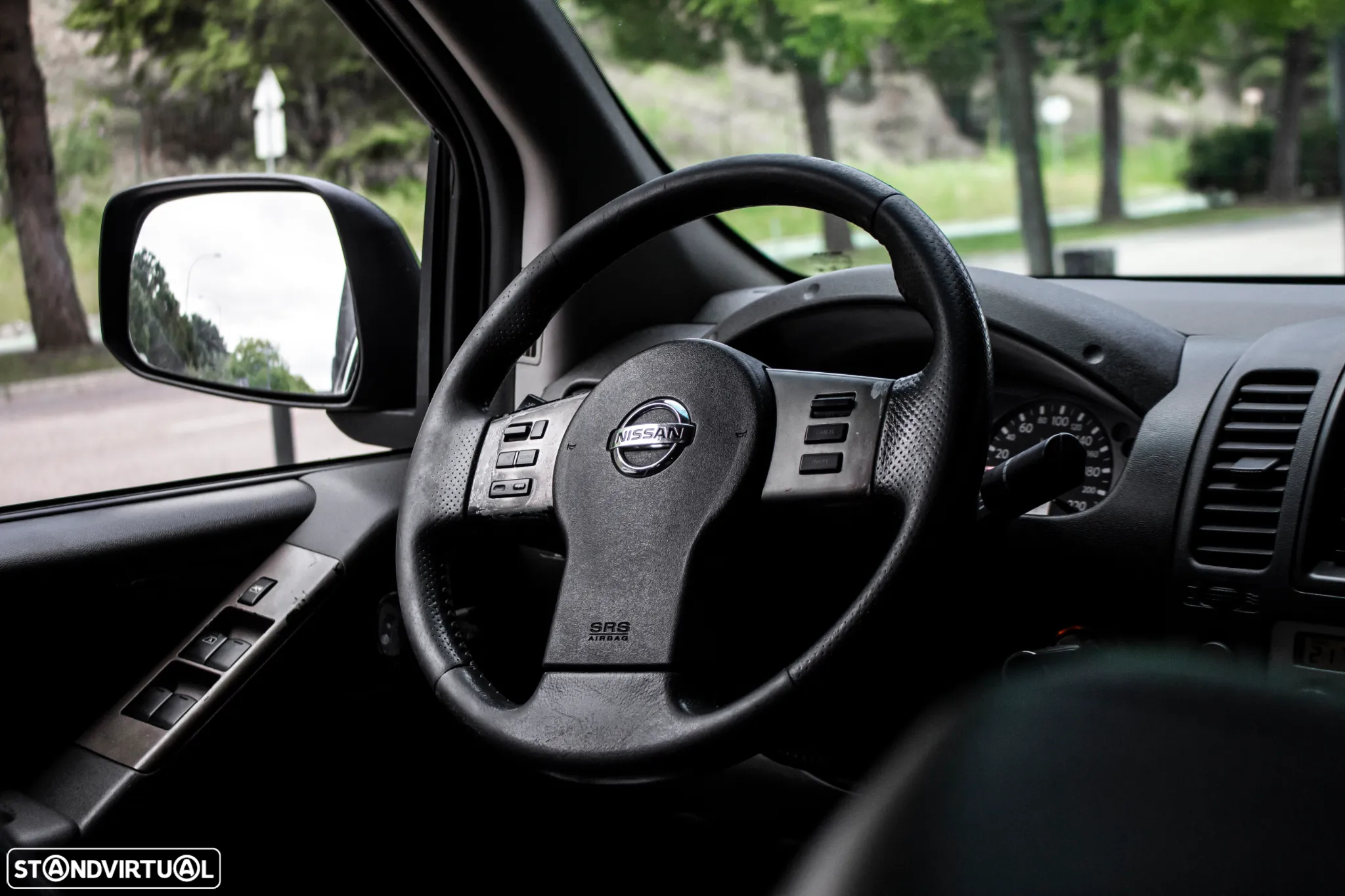 Nissan Navara 2.5 dCi CD SE AT 4WD - 27