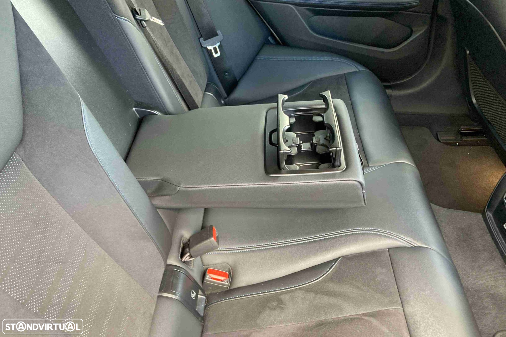 BMW i4 eDrive40 Desportiva M - 13