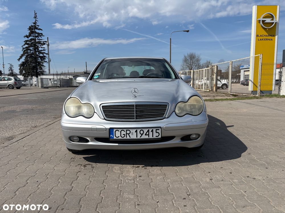 Mercedes-Benz Klasa C 180 T Kompressor Classic - 4