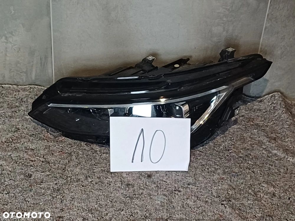 NR 10 Lampa lewy przód IQ Light do VW Golf VIII 2021 rok 5H1941059C - 1