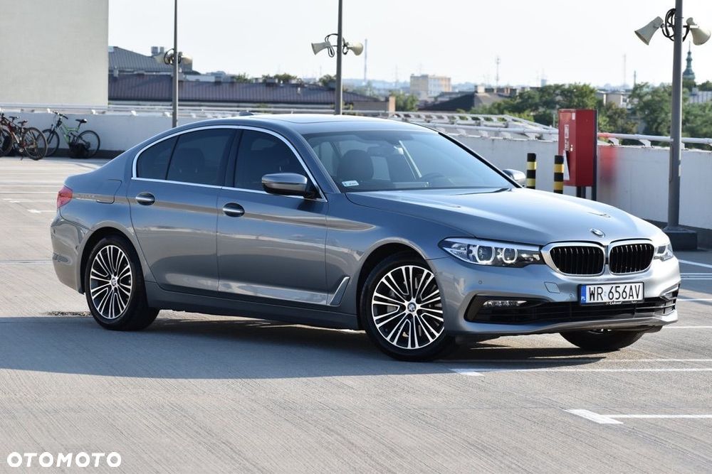 BMW Seria 5 530i xDrive Sport Line - 24