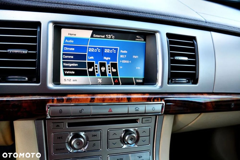 Jaguar XF 4.2 V8 Premium Luxury - 13