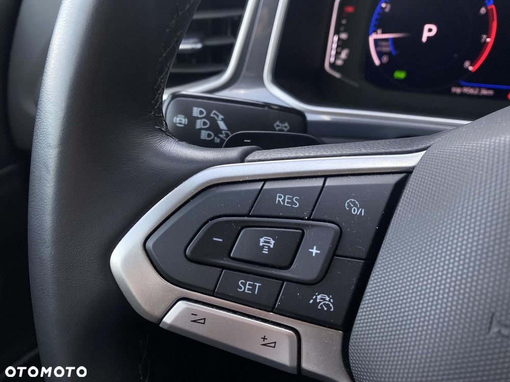 Volkswagen T-Roc - 13