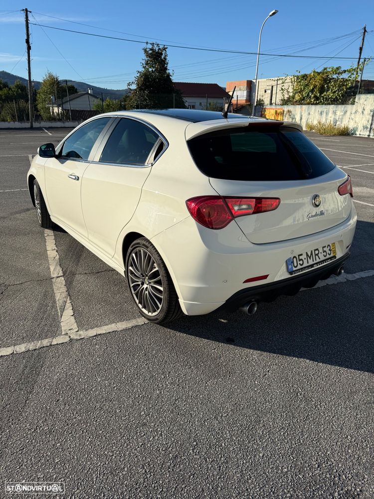 Alfa Romeo Giulietta 1.6 JTDm Distinctive - 8