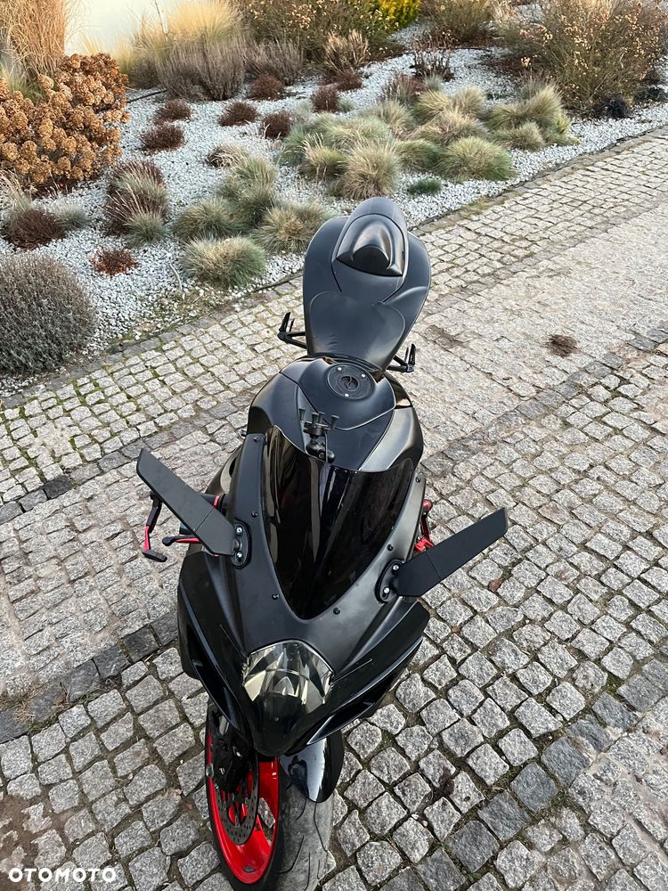Suzuki GSX-R - 2