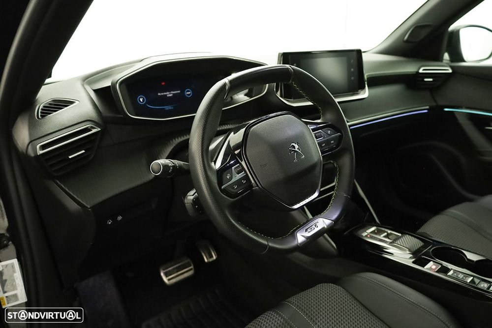Peugeot e-2008 50 kWh GT - 8