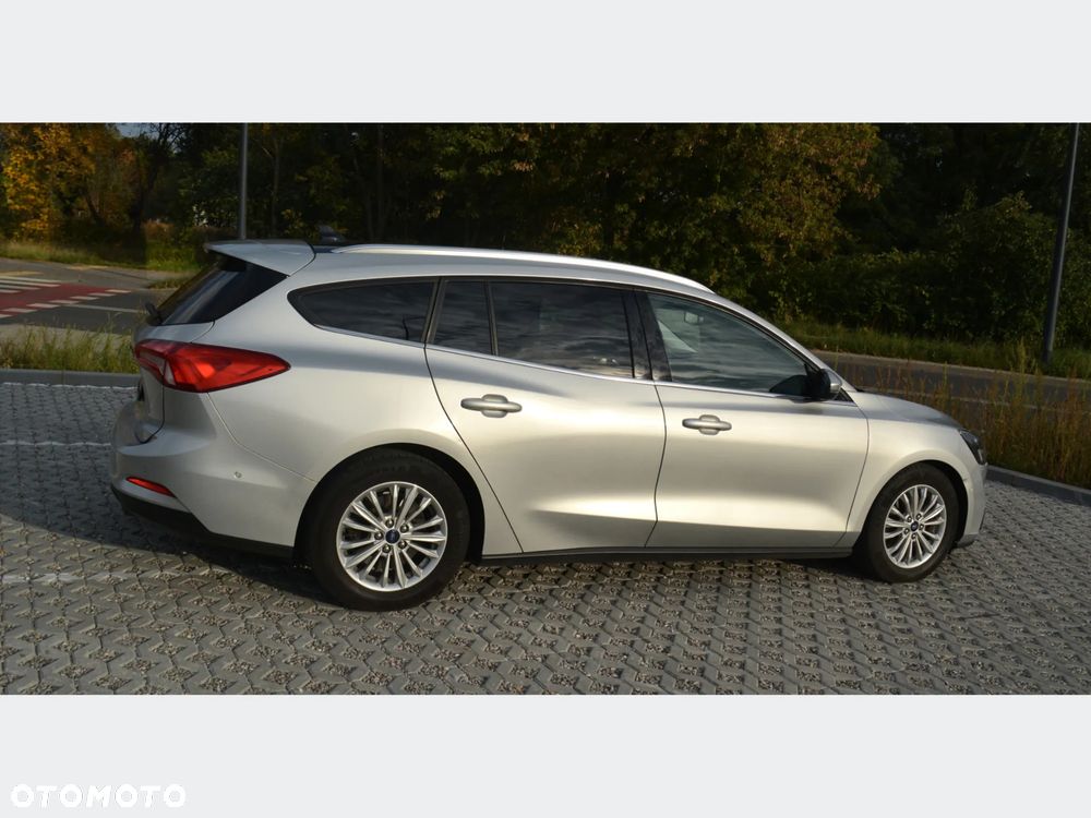 Ford Focus - 24