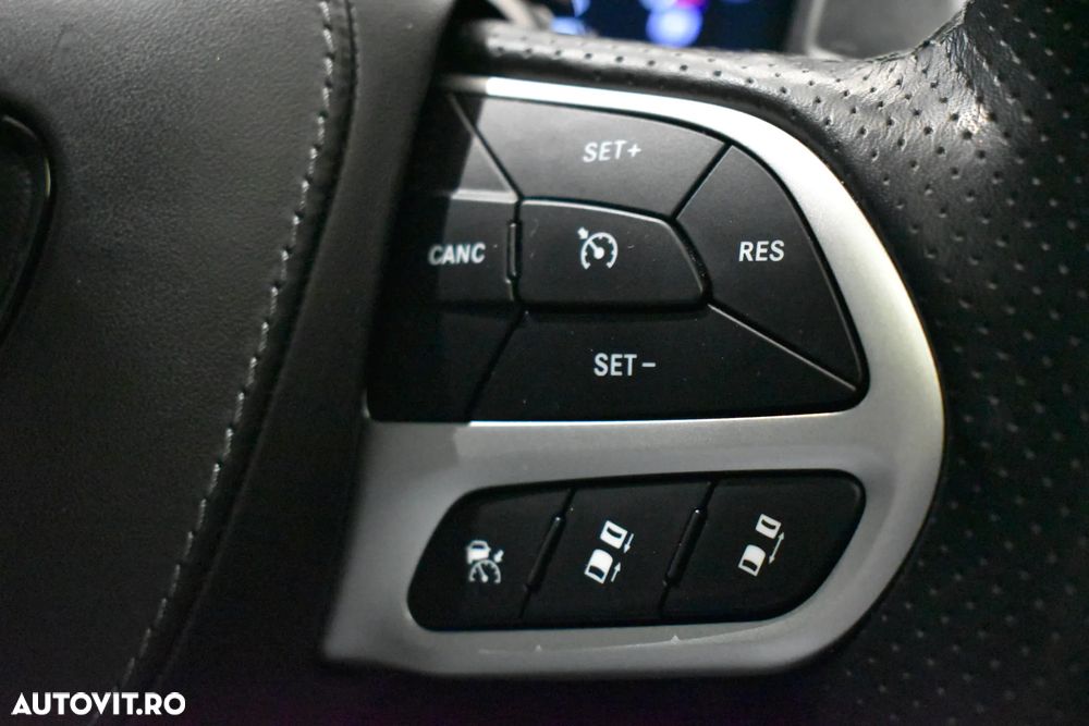 Jeep Grand Cherokee - 10