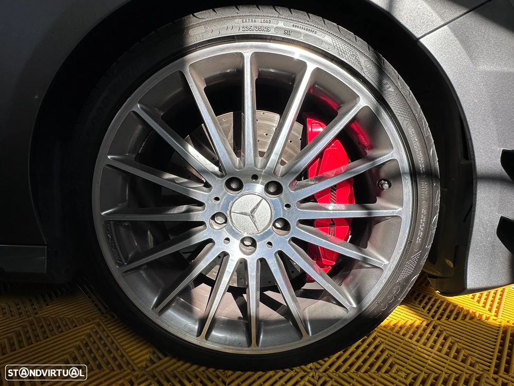 Mercedes-Benz A 45 AMG 4Matic Speedshift 7G-DCT - 19