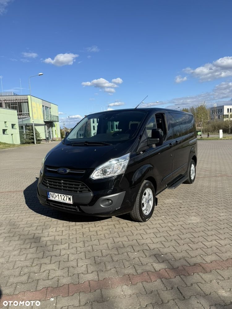 Ford Tourneo Custom - 1