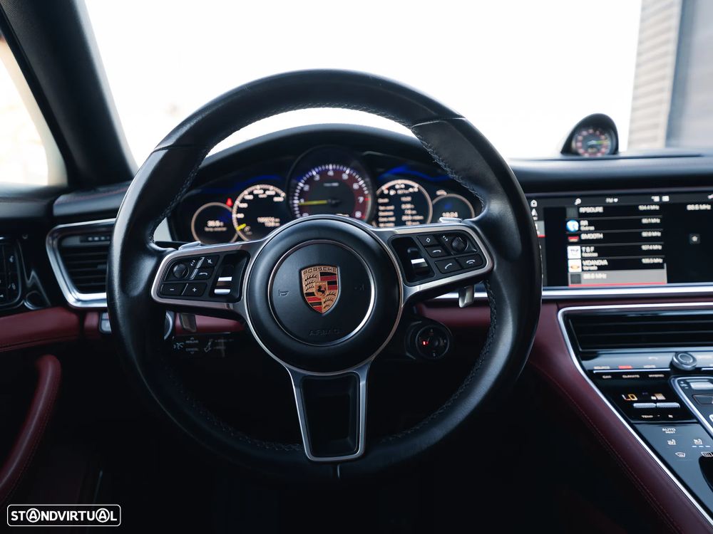 Porsche Panamera 4 E-Hybrid - 17