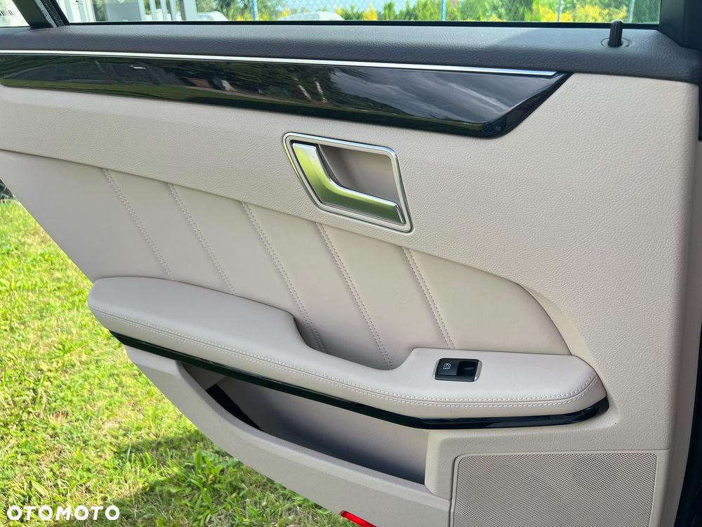Mercedes-Benz Klasa E 400 7G-TRONIC Avantgarde - 27