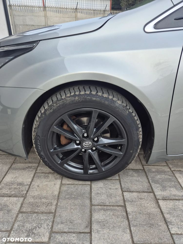 Toyota Avensis 2.0 D-4D Premium - 6