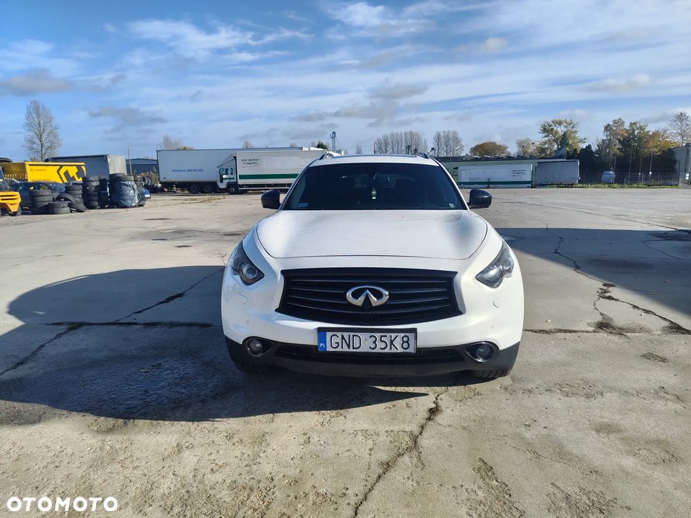 Infiniti Q70 - 6