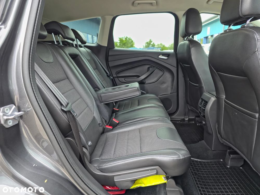 Ford Kuga 2.0 TDCi 2x4 Titanium - 10