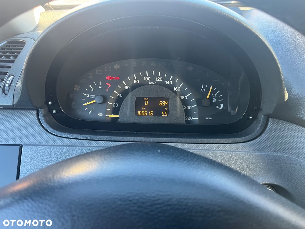 Mercedes-Benz VITO - 10