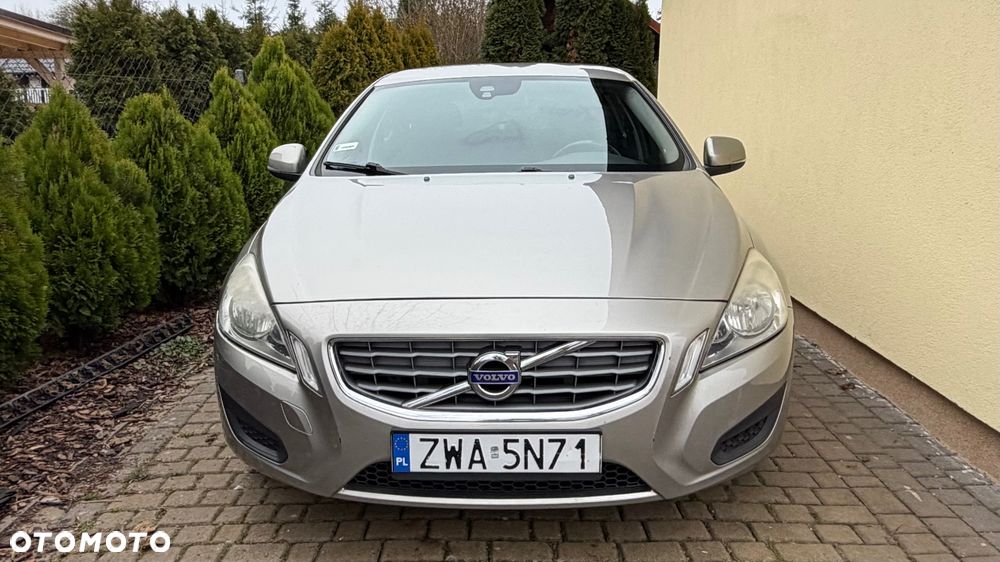 Volvo V60 DRIVe - 24