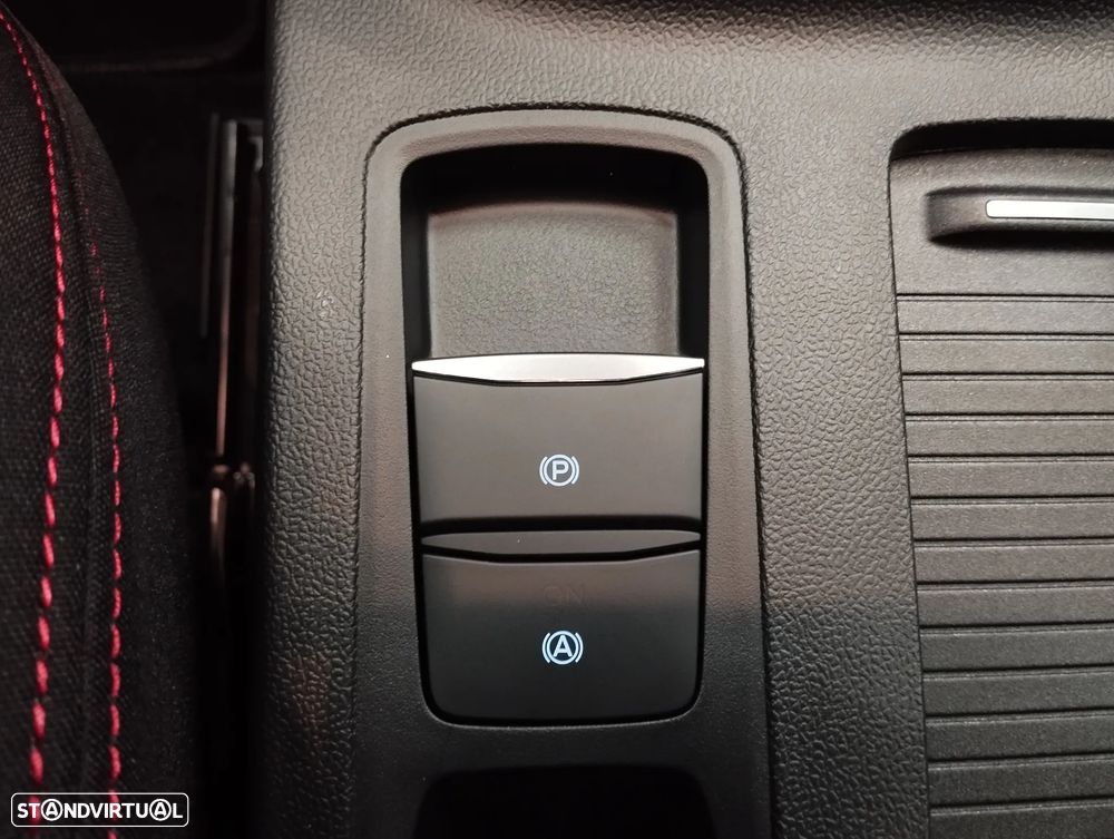 Ford Focus 1.0 EcoBoost MHEV ST-Line - 37