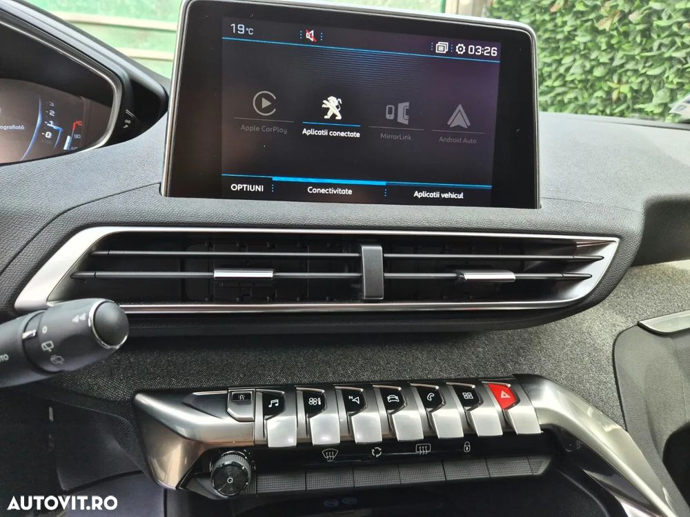 Peugeot 3008 1.2 PureTech Turbo S&S EAT8 Allure - 13