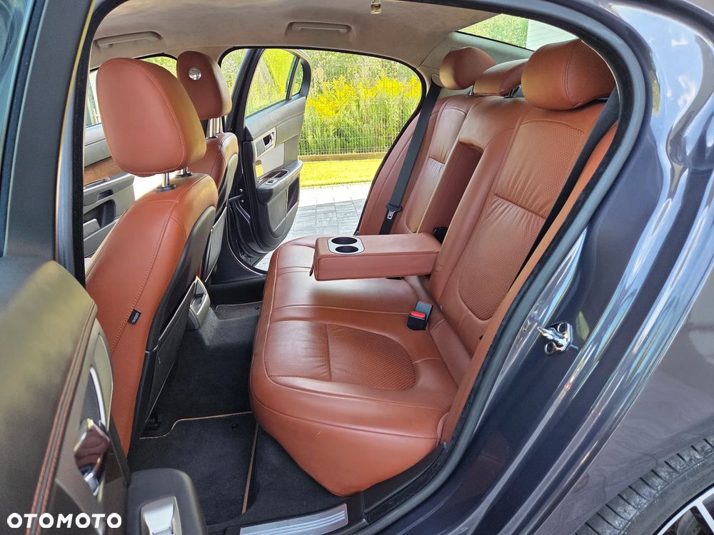 Jaguar XF 3.0 V6 S - 26