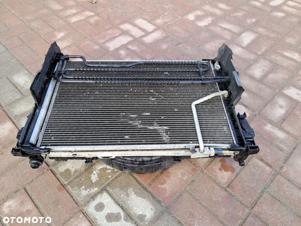 mercedes w207 2.2 cdi pas przedni chłodnice wentylator - 5