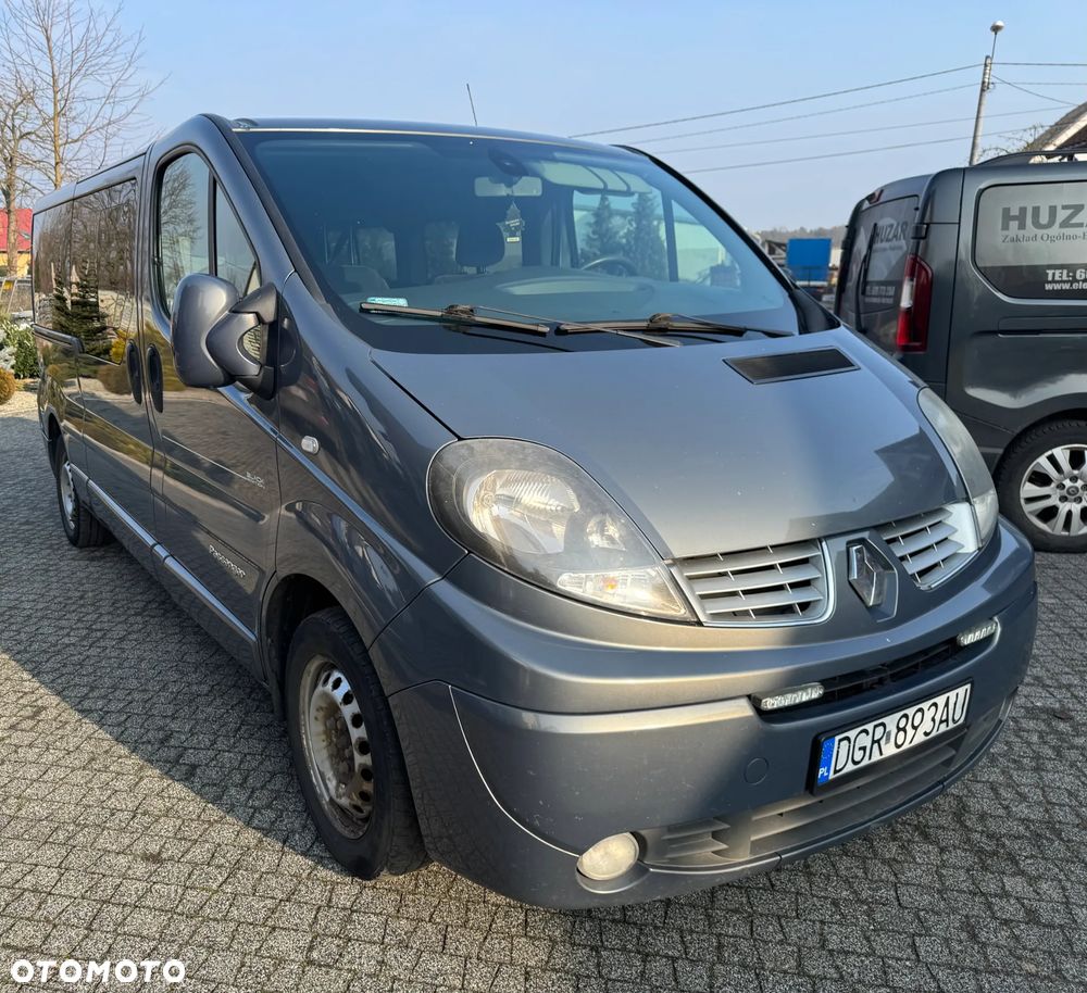 Renault Trafic Grand Passenger Black Edition - 24