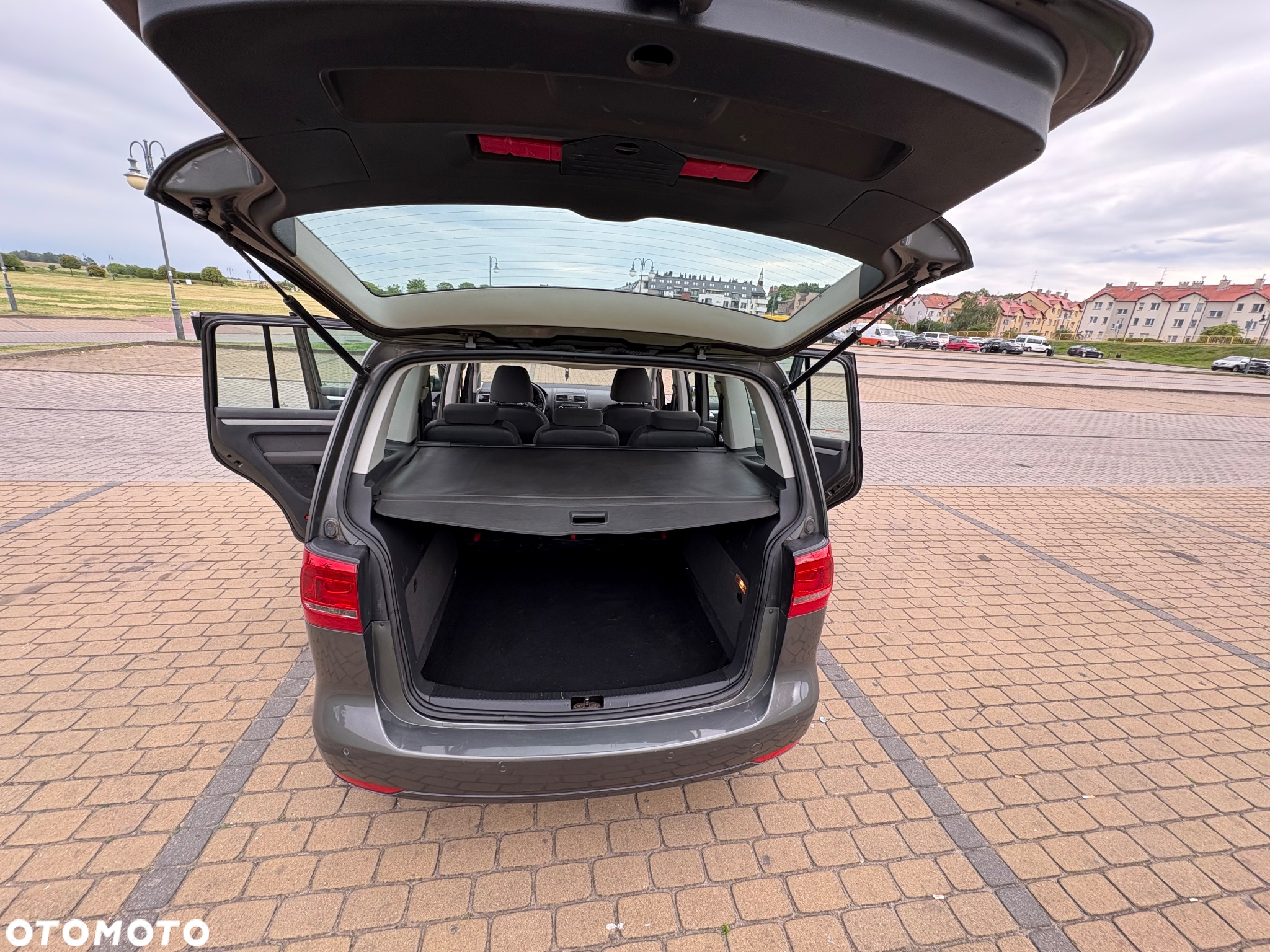 Volkswagen Touran - 17