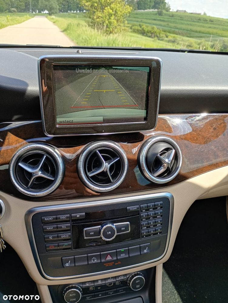 Mercedes-Benz CLA 250 4Matic 7G-DCT Sport - 8