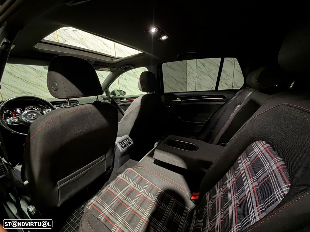 VW Golf 2.0 TSi GTi DSG Performance - 16