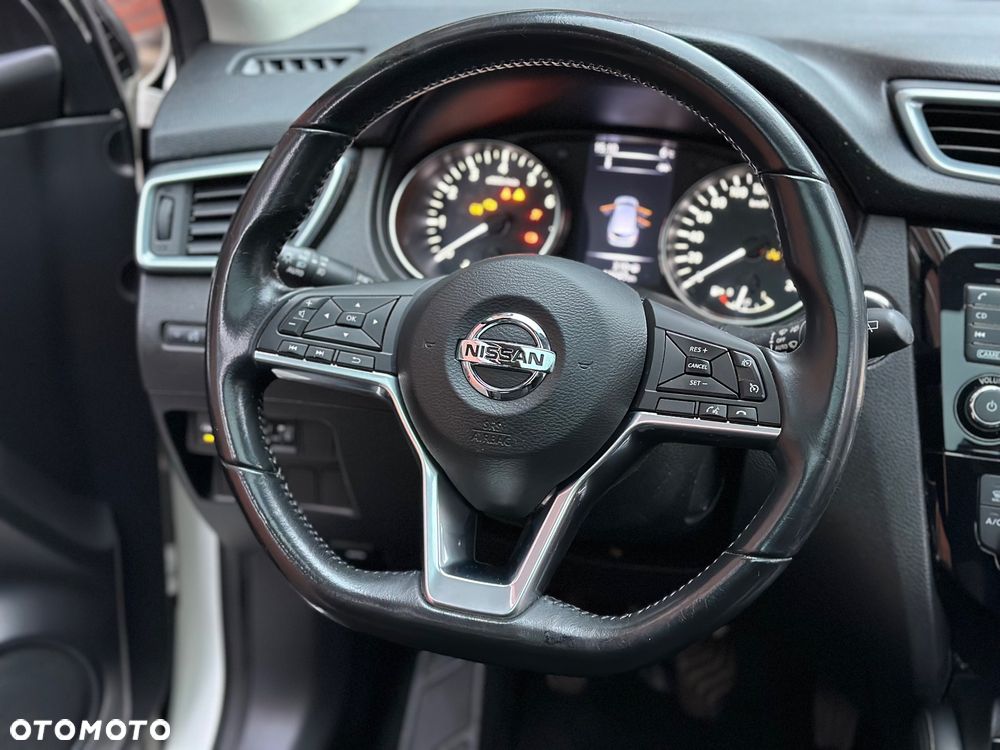 Nissan Qashqai 1.2 DIG-T N-Connecta EU6 - 16