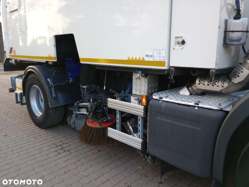 Scania P250 Euro-6 Zamiatarka Brock SL280 Mercedes - 8