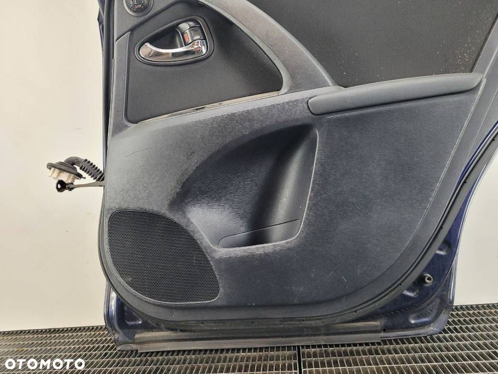 DRZWI TYŁ TYLNE PRAWE KOMPLETNE TOYOTA AVENSIS T27 KOMBI 8S6 - 18