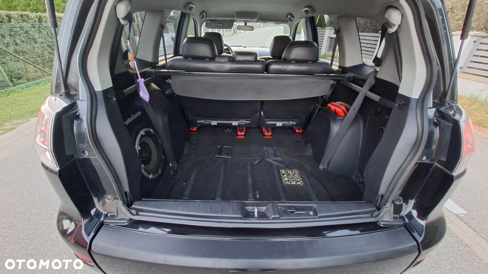 Mitsubishi Outlander - 29