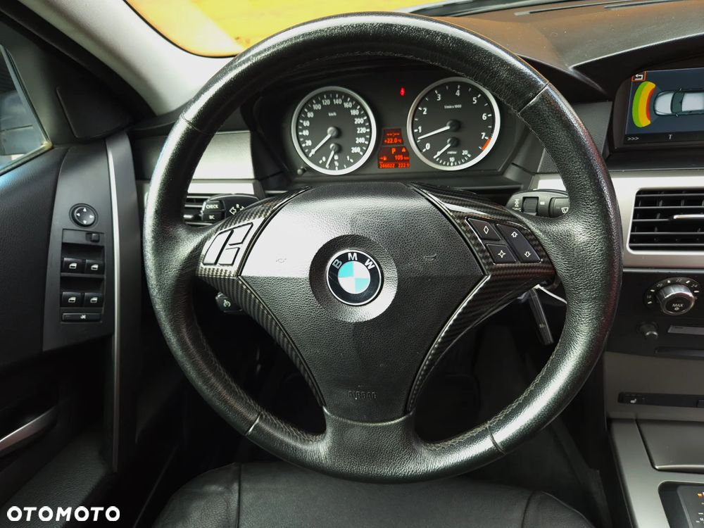 BMW Seria 5 530i - 24