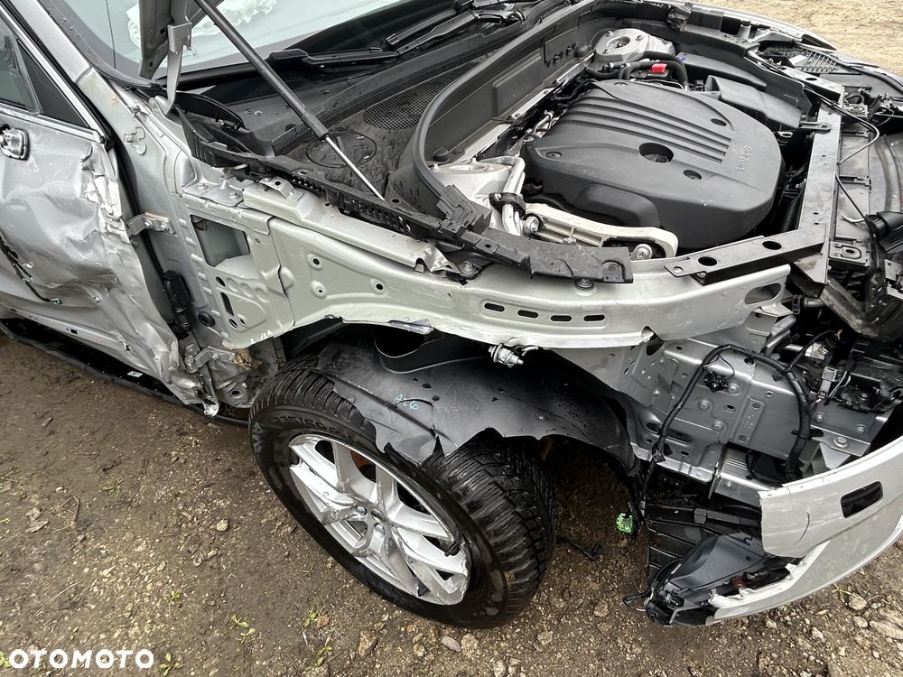 Volvo XC 60 B4 B Essential - 6