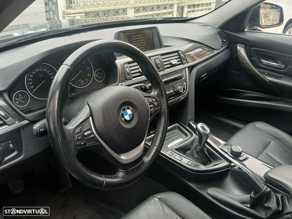 BMW 320 d Line Luxury - 12